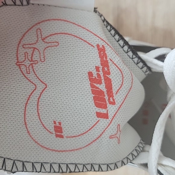 Converse high top Brand new platform in the box no lid. - Picture 15 of 16